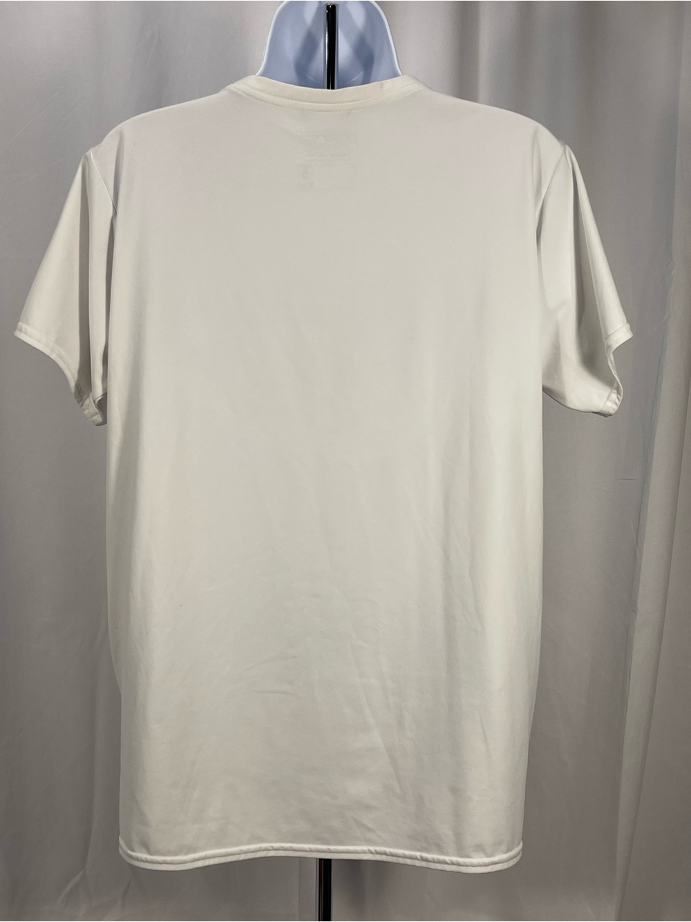 Patagonia White Short Sleeve Tee “Capilene Cool Daily” w/mountains logo - Picture 4 of 7